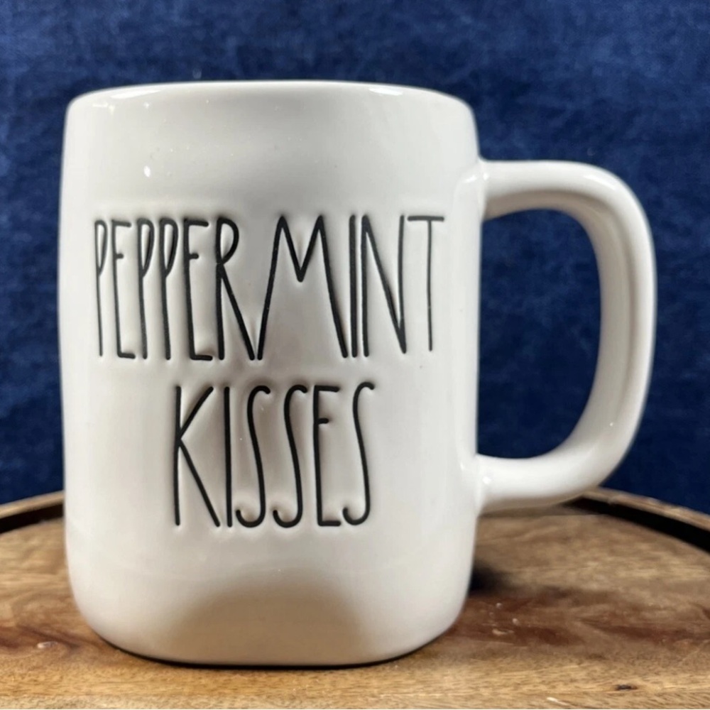 Rae Dunn Artisan Collection 202 PEPPERMINT KISSES Mug